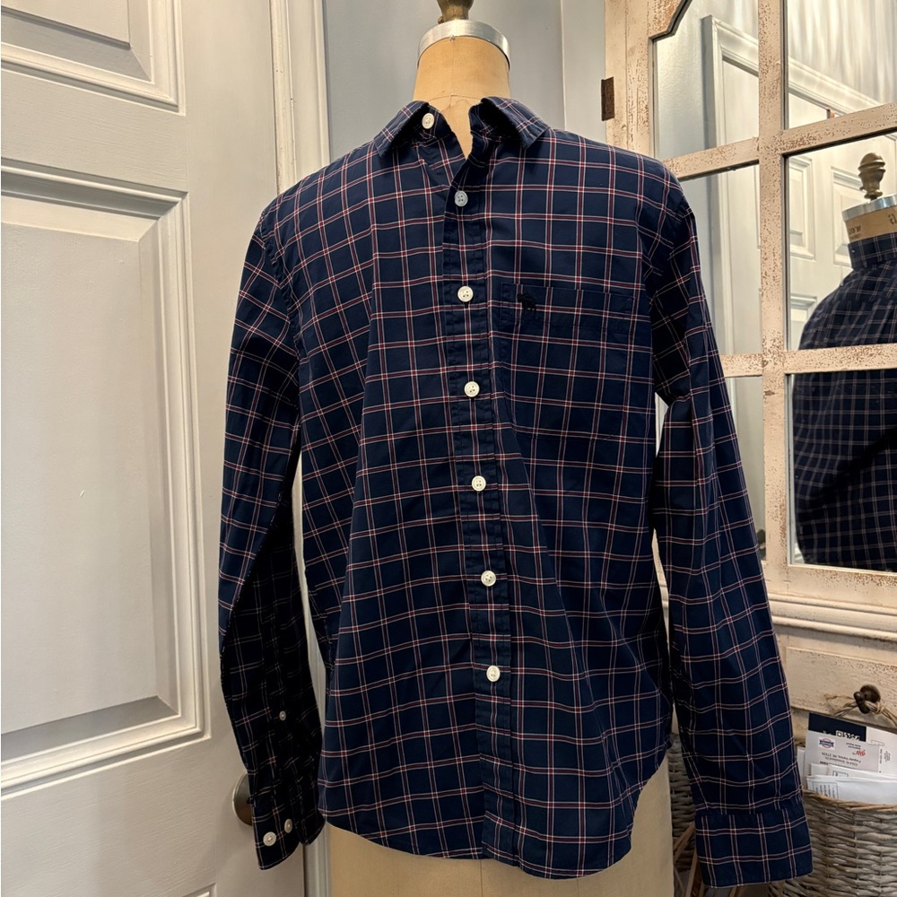 Abercrombie & Fitch Men's Navy and Red Plaid Shirt Casual Preppy‎ Size Medium